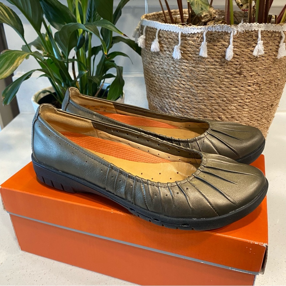 Clarks Olive Green Flats